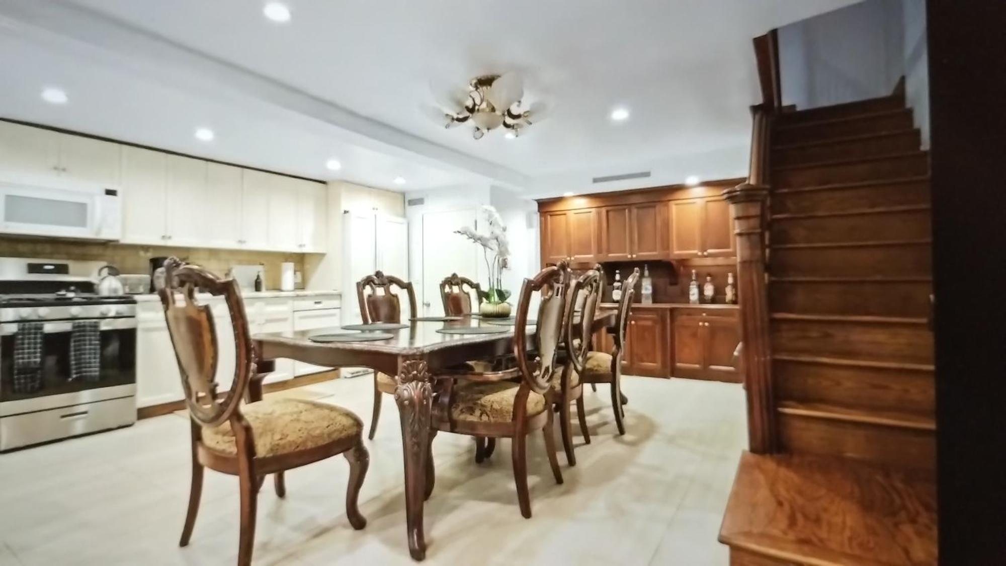 Charming Townhouse Pangsapuri *